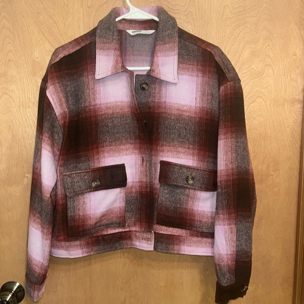 Shacket! Women’s button short Shacket. Stops at waist.
